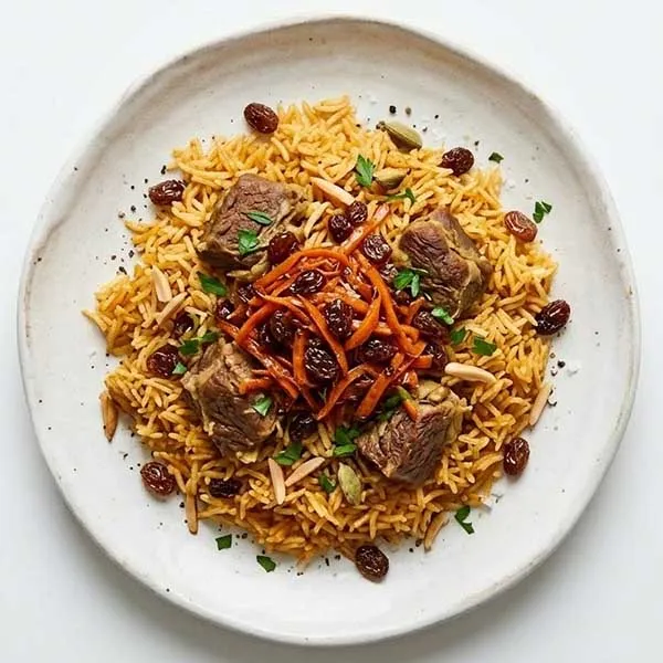 Lamb bukhari with carrot and raisin
